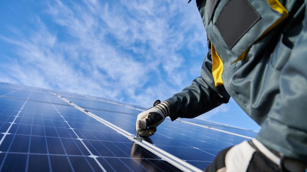 Maintenance of photovoltaic installations